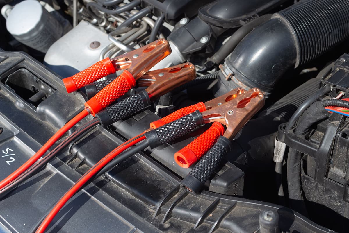 Jump start and electrical testing during a mobile no-start diagnostic in Jacksonville, NC